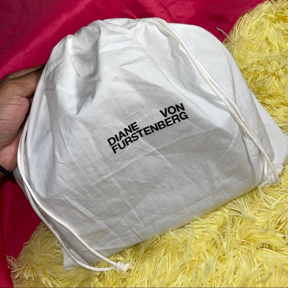 COPY - Diane von Furstenberg Velvet Soirée Bag - Picture 11 of 11